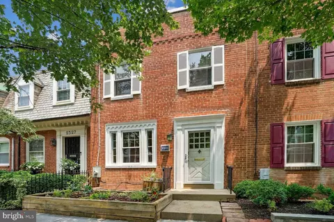 2325 Huidekoper Pl NW, Washington, DC 20007
