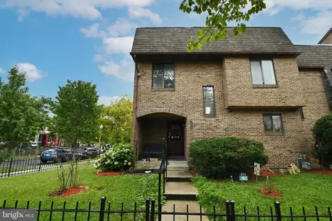 825 13th St NE, Washington, DC 20002 photo 2