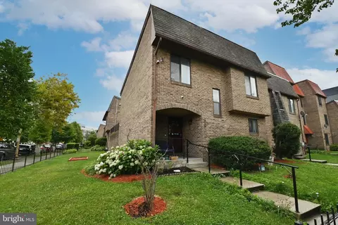 825 13th St NE, Washington, DC 20002
