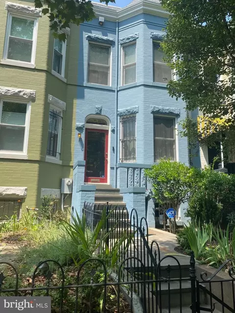 226 14th St NE, Washington, DC 20002