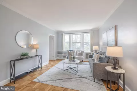 4481 Macarthur Blvd NW #201, Washington, DC 20007