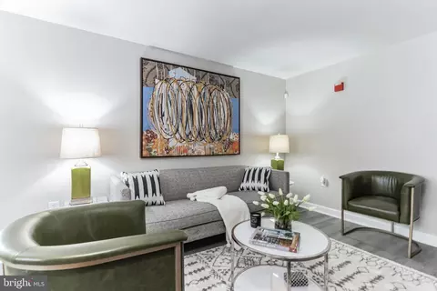 5210 F St SE #1, Washington, DC 20019