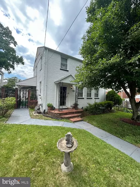 6744 13th Pl NW, Washington, DC 20012