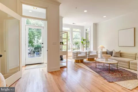 812 Constitution Ave NE, Washington, DC 20002 photo 4