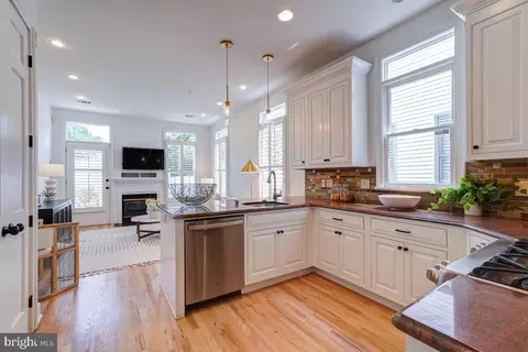 812 Constitution Ave NE, Washington, DC 20002 photo 16