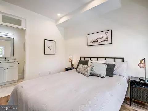 917 7th St NE #2, Washington, DC 20002 photo 41