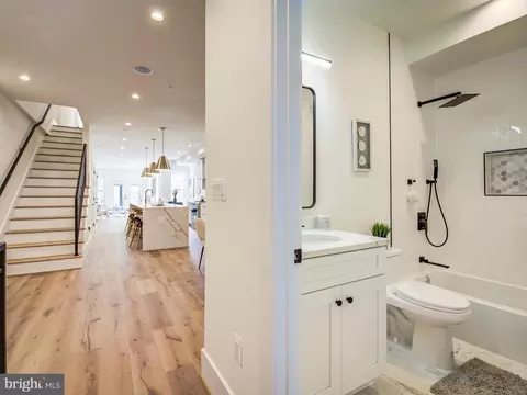 917 7th St NE #2, Washington, DC 20002 photo 23