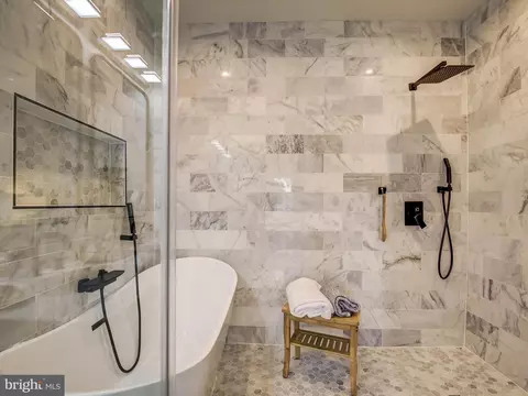 917 7th St NE #2, Washington, DC 20002 photo 31