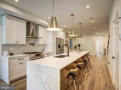 917 7th St NE #2, Washington, DC 20002 photo 8