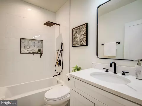 917 7th St NE #2, Washington, DC 20002 photo 36