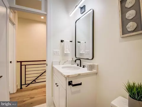 917 7th St NE #2, Washington, DC 20002 photo 39