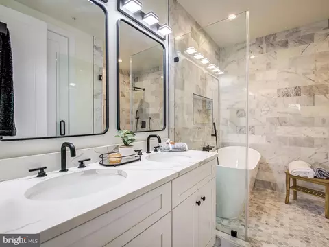 917 7th St NE #2, Washington, DC 20002 photo 30
