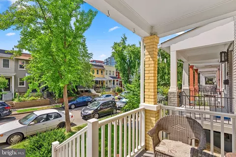 1147 Abbey Pl NE, Washington, DC 20002 photo 3