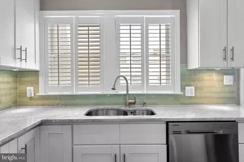 1147 Abbey Pl NE, Washington, DC 20002 photo 17