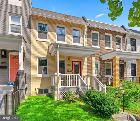 1147 Abbey Pl NE, Washington, DC 20002