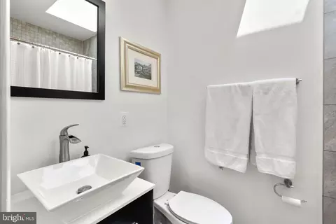 1147 Abbey Pl NE, Washington, DC 20002 photo 28