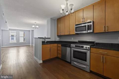 915 E Street St NW #911, Washington, DC 20004 photo 2
