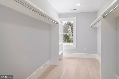 1619 31st St NW, Washington, DC 20007 photo 19