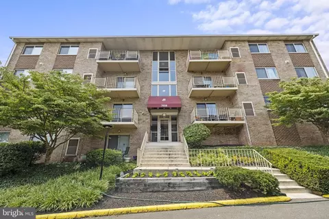 7058 Eastern Ave NW #210, Washington, DC 20012