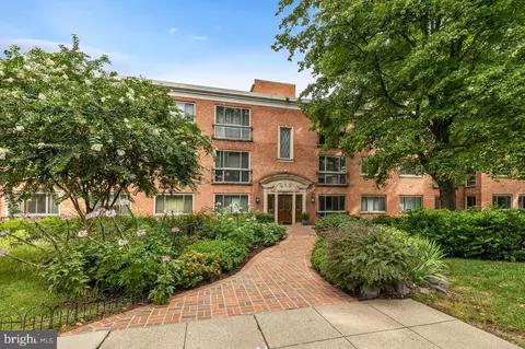 2711 Ordway St NW #105, Washington, DC 20008