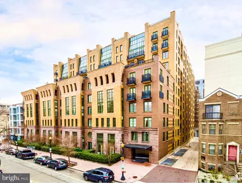 910 M St NW #128, Washington, DC 20001