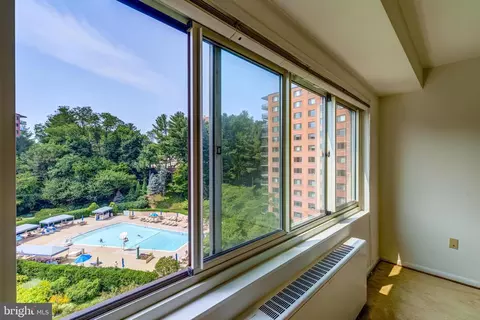 4201 Cathedral Ave NW #717E, Washington, DC 20016