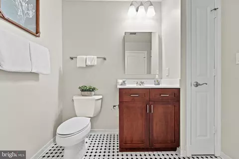 401 13th St NE #PH9, Washington, DC 20002 photo 25
