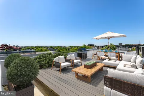 720 Kenyon St NW #2, Washington, DC 20010