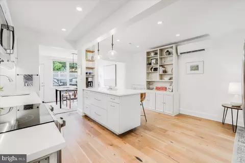 545 23rd Pl NE, Washington, DC 20002 photo 10