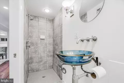 545 23rd Pl NE, Washington, DC 20002 photo 32