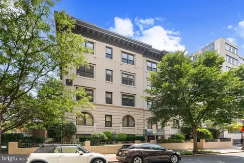 2138 California St NW #203, Washington, DC 20008