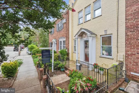 2118 Tunlaw Rd NW, Washington, DC 20007