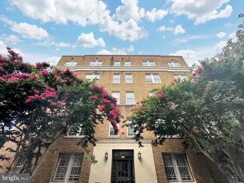 1731 Willard St NW #204, Washington, DC 20009