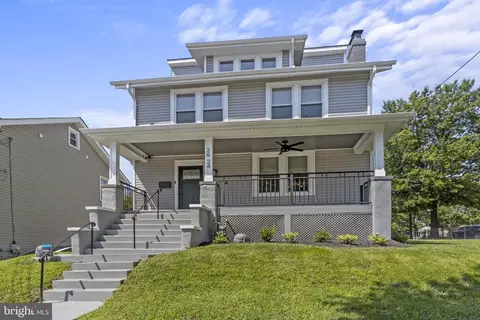 2624 30th St NE, Washington, DC 20018