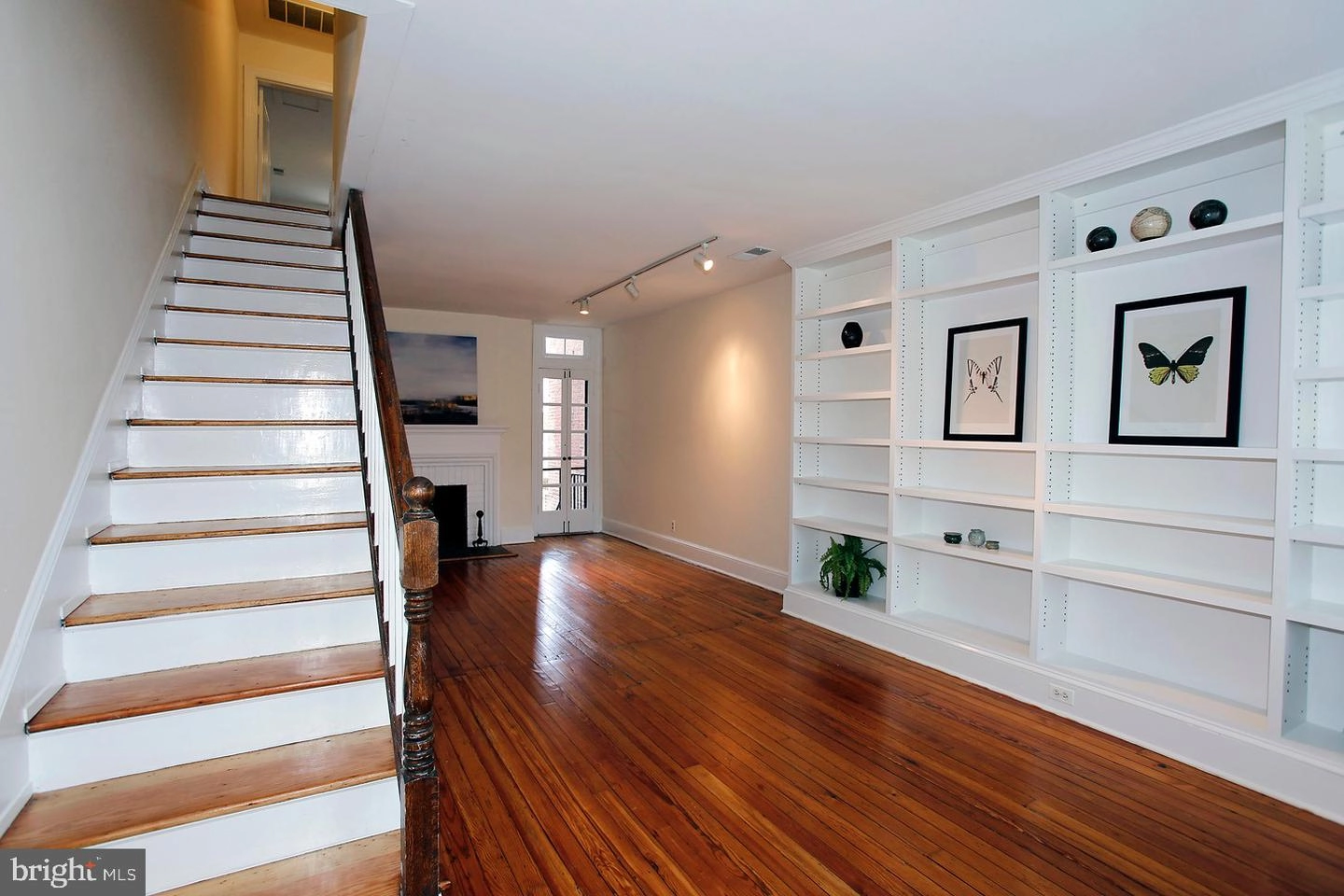 1820 35th St NW, Washington, DC 20007 photo 2