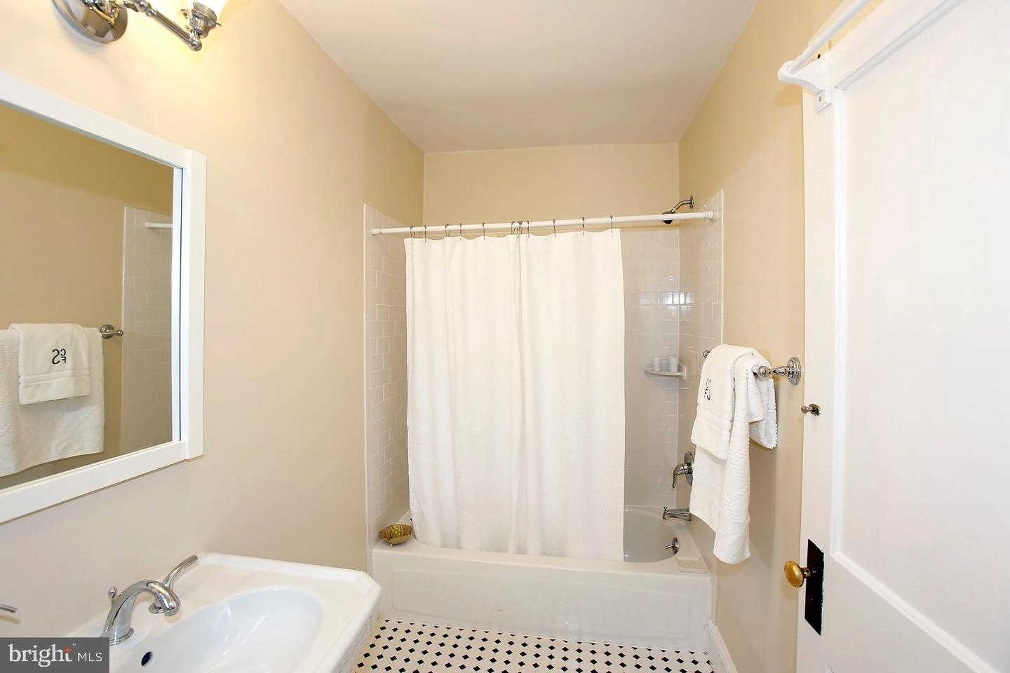 1820 35th St NW, Washington, DC 20007 photo 7