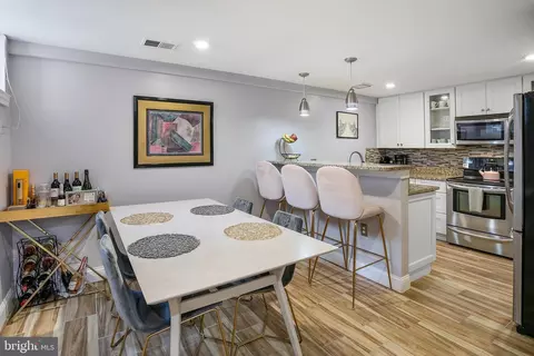 523 8th St NE #105, Washington, DC 20002