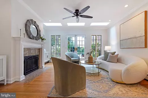 1614 34th St NW, Washington, DC 20007 photo 3