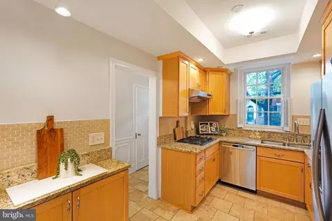 1614 34th St NW, Washington, DC 20007 photo 14