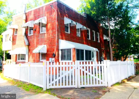 719 31st St SE, Washington, DC 20019