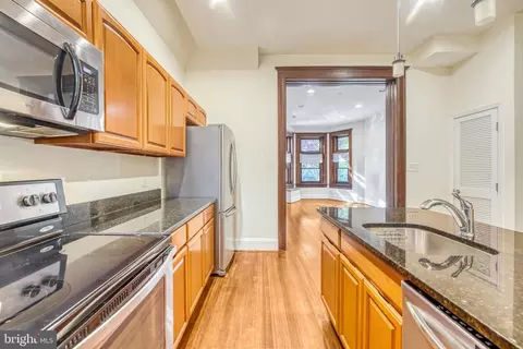 1929 Calvert St NW, Washington, DC 20009 photo 9