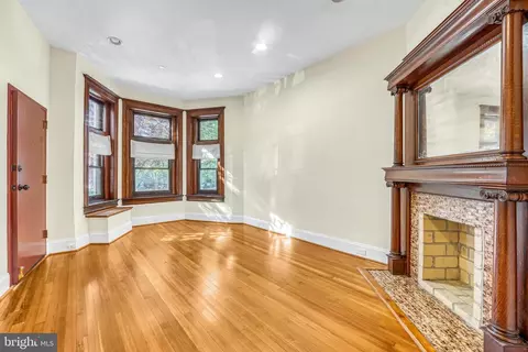 1929 Calvert St NW, Washington, DC 20009 photo 5