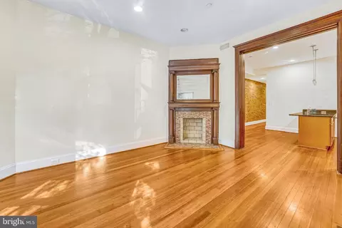 1929 Calvert St NW, Washington, DC 20009 photo 3