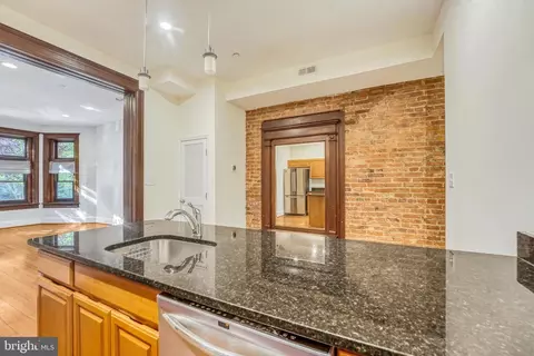1929 Calvert St NW, Washington, DC 20009 photo 8