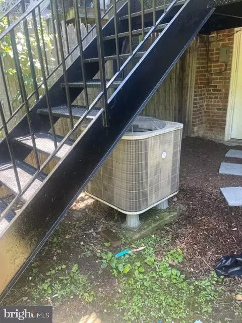 1760 W Se, Washington, DC 20001 photo 14
