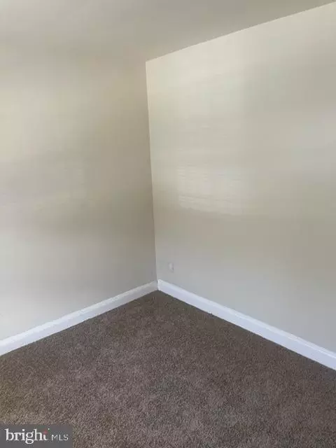 1760 W Se, Washington, DC 20001 photo 2