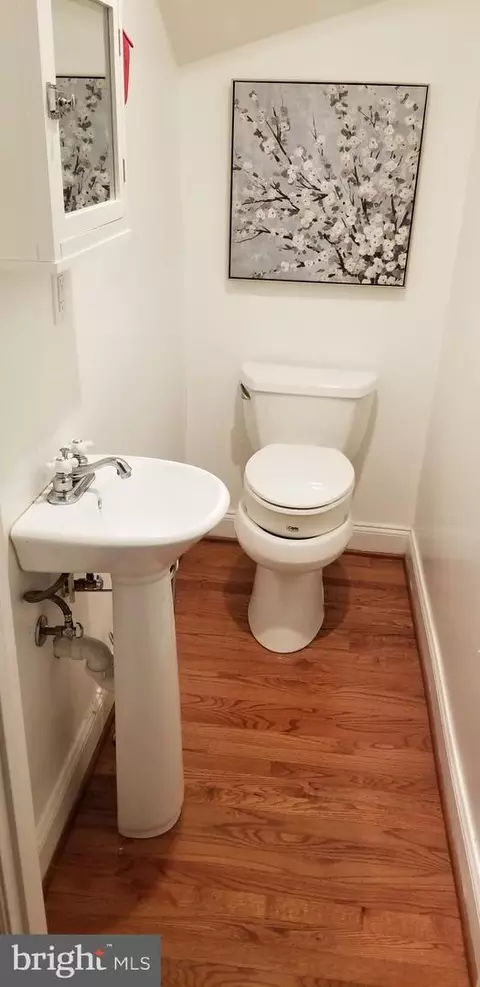 13 16th St NE, Washington, DC 20002 photo 4