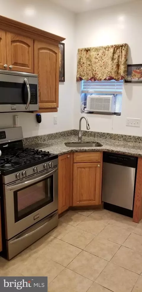 13 16th St NE, Washington, DC 20002 photo 6