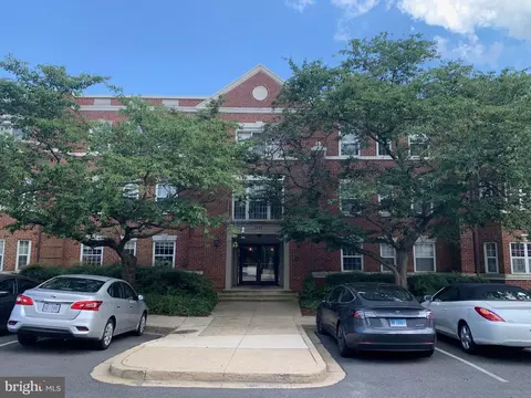 3609 38th St NW #407, Washington, DC 20016