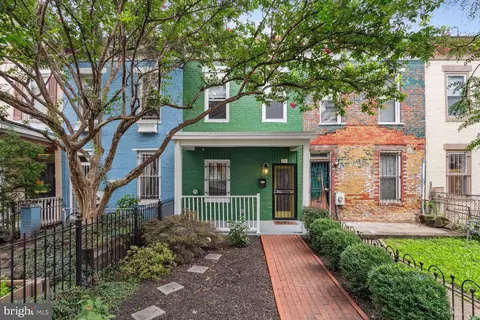 819 9th St NE, Washington, DC 20002